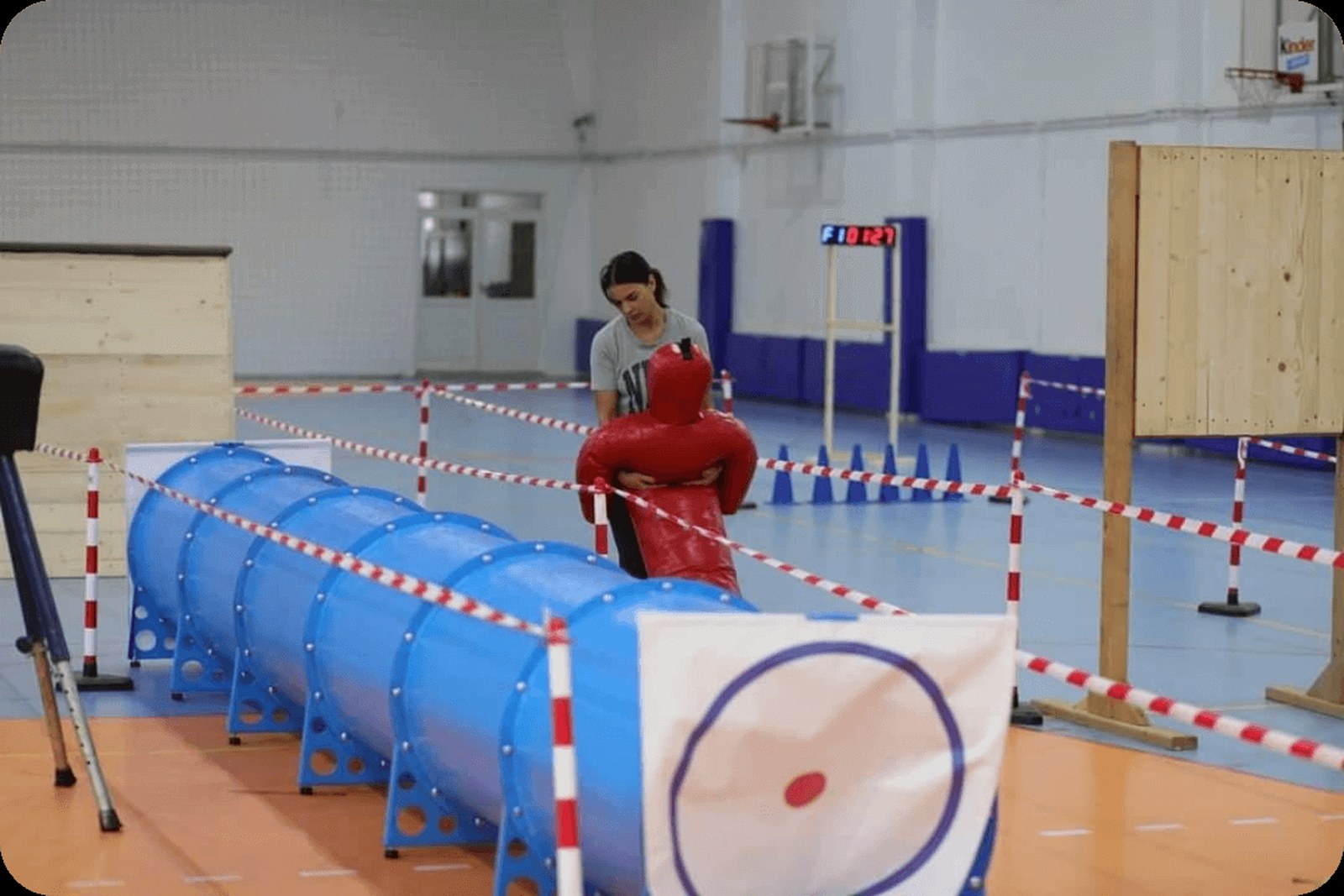 Traseu aplicativ în sală la proba sportivă de la admiterea la Masterul Profesional al Academiei de Poliție 2026